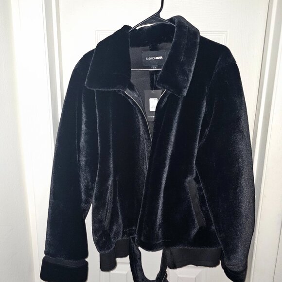 NWT Fashion Nova Curve Black Faux Fur Moto Jacket Belted Plus Size 2X - Picture 3 of 4